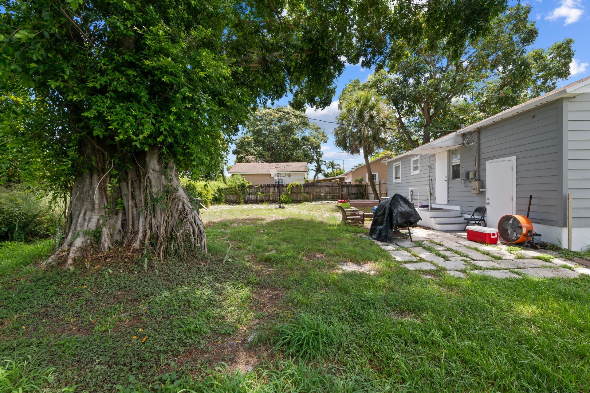 947 43rd Street, West Palm Beach, FL 33407 Photo