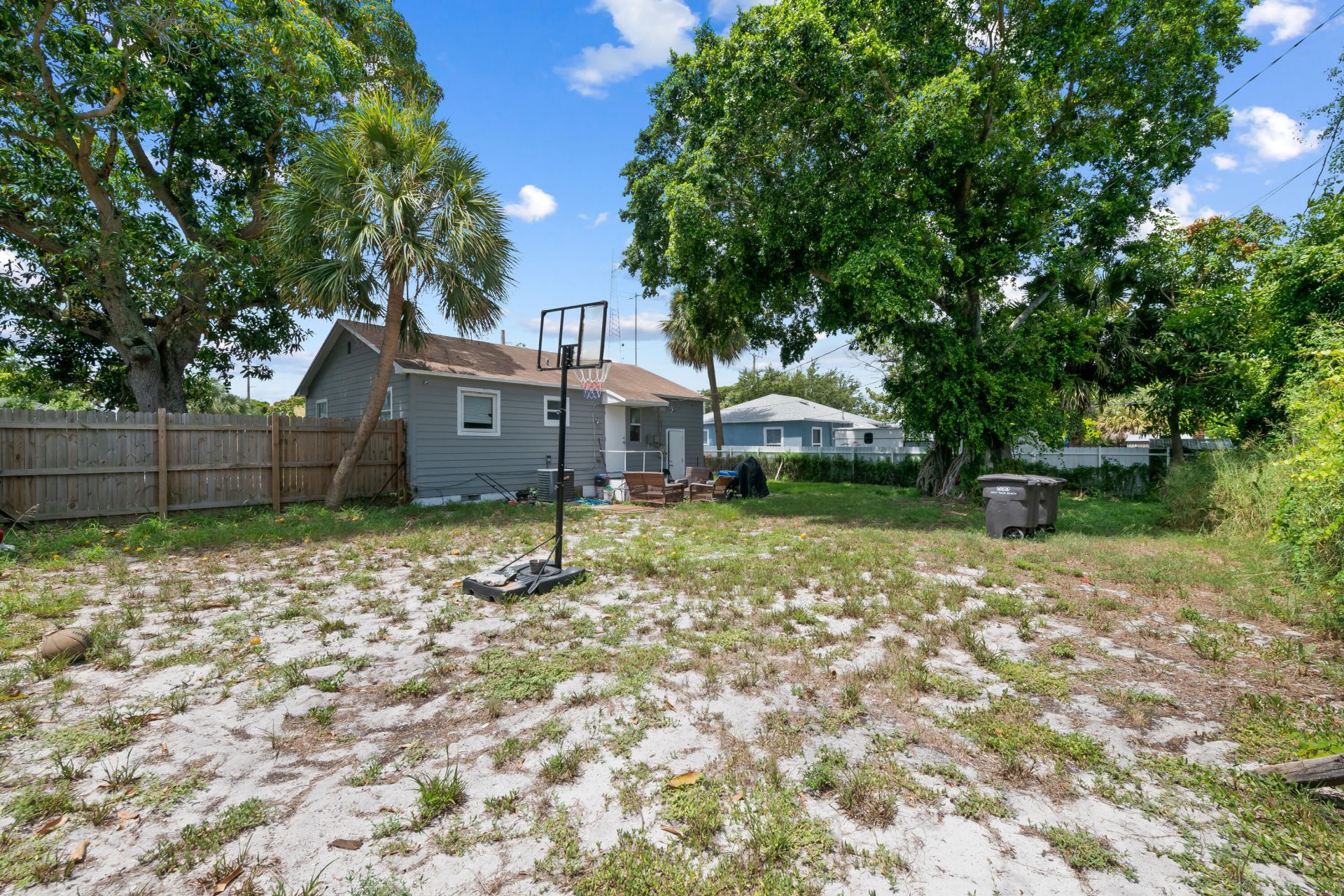 947 43rd Street, West Palm Beach, FL 33407 Photo