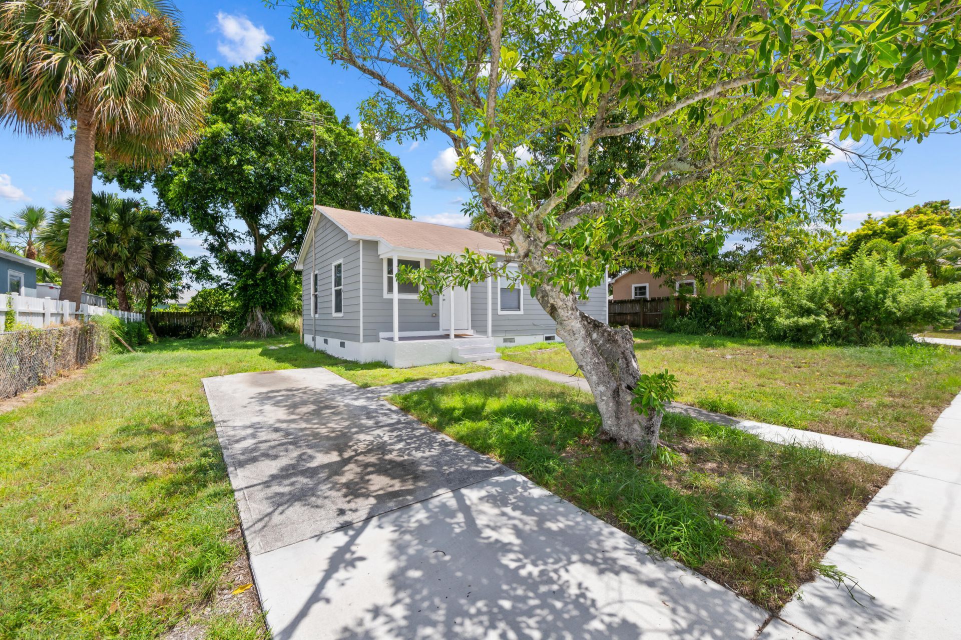 947 43rd Street, West Palm Beach, FL 33407 Photo