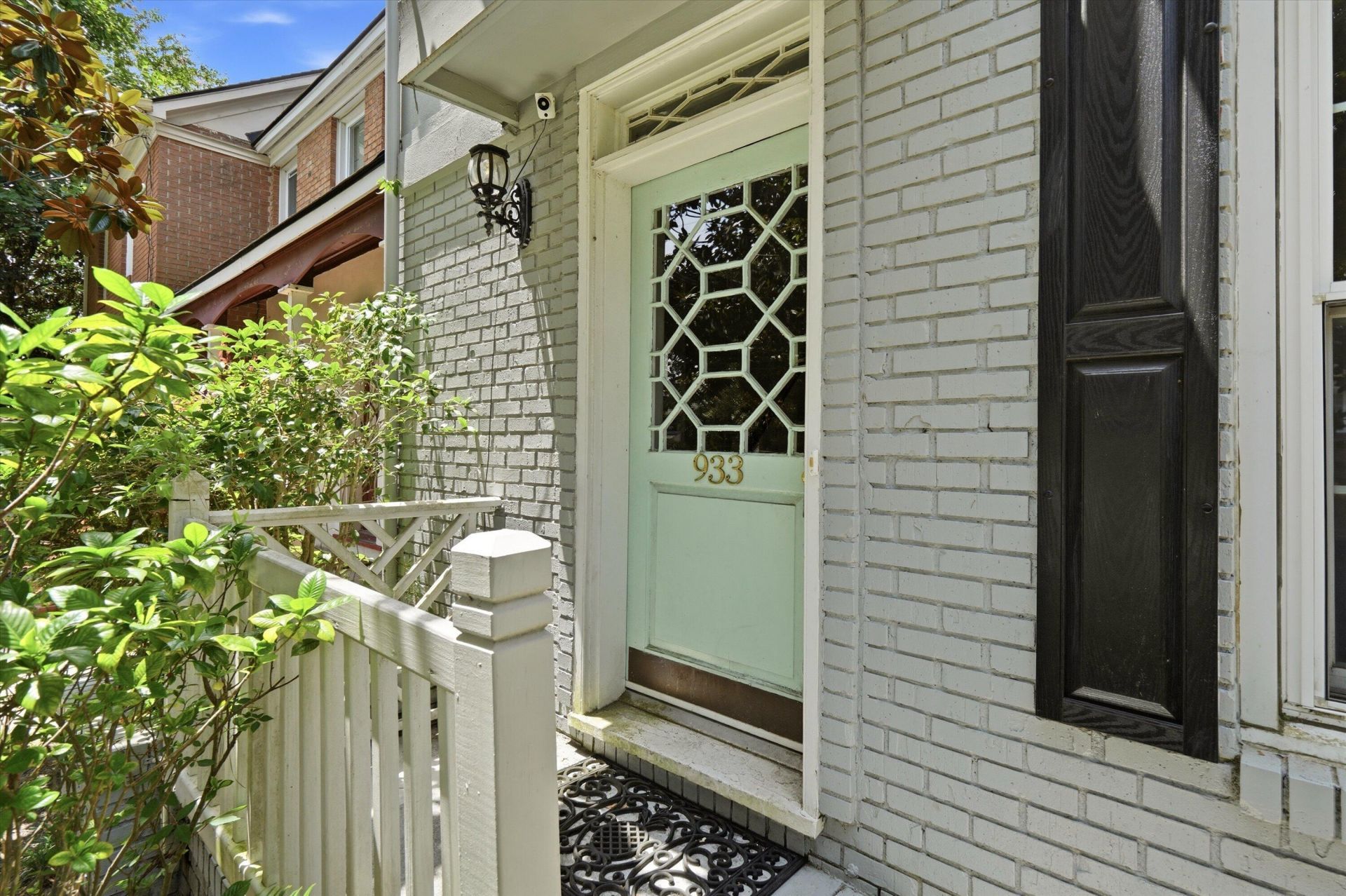 933 Cottingham Drive Photo 2