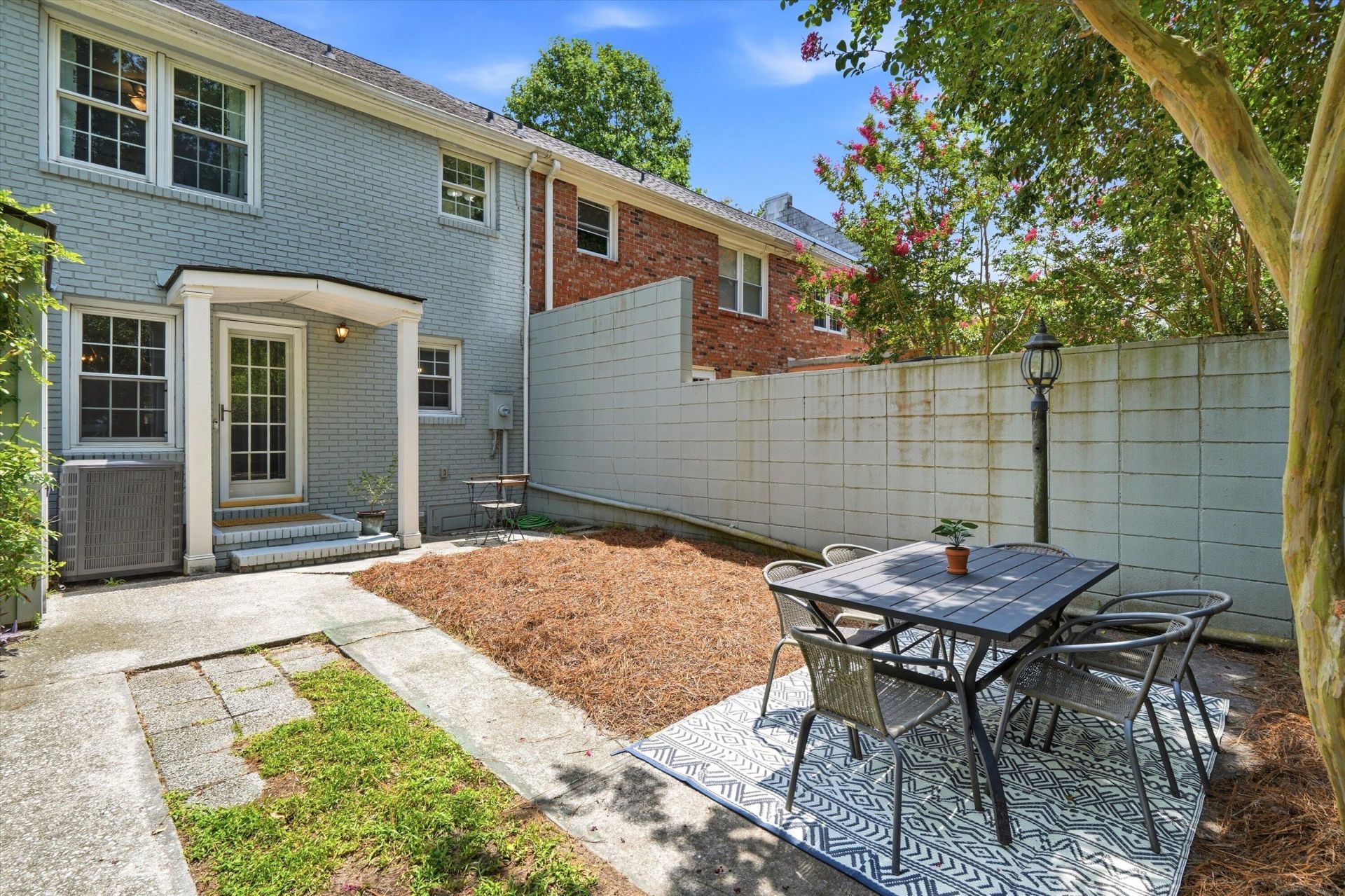 933 Cottingham Drive Photo 20