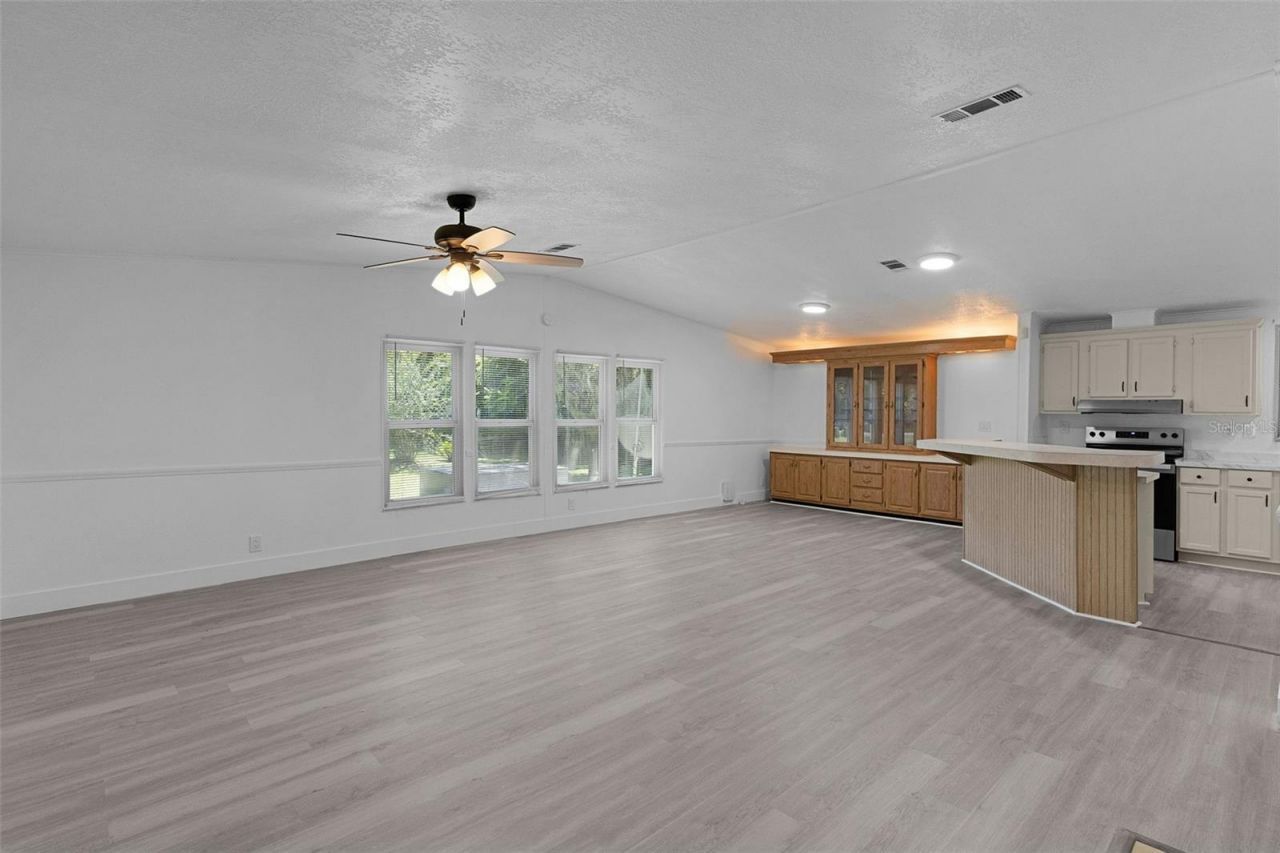 27817 W Pelican Isle Drive, Leesburg, FL 34748 Photo