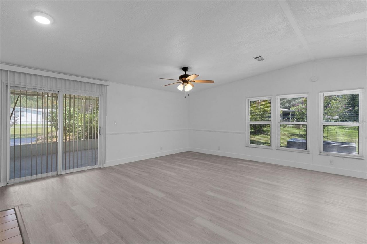 27817 W Pelican Isle Drive, Leesburg, FL 34748 Photo