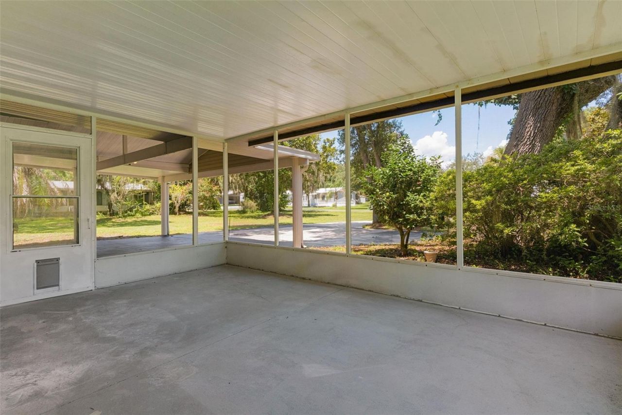 27817 W Pelican Isle Drive, Leesburg, FL 34748 Photo