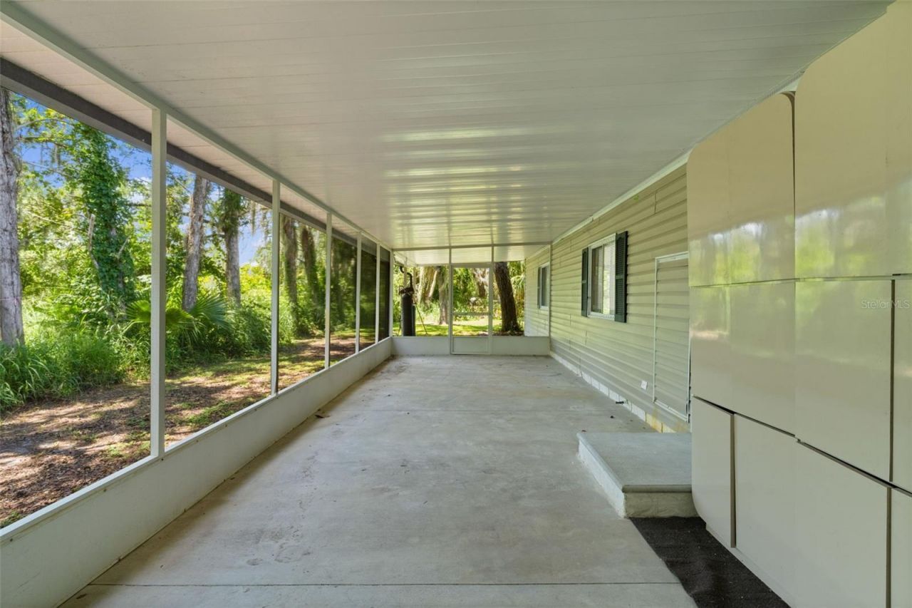 27817 W Pelican Isle Drive, Leesburg, FL 34748 Photo