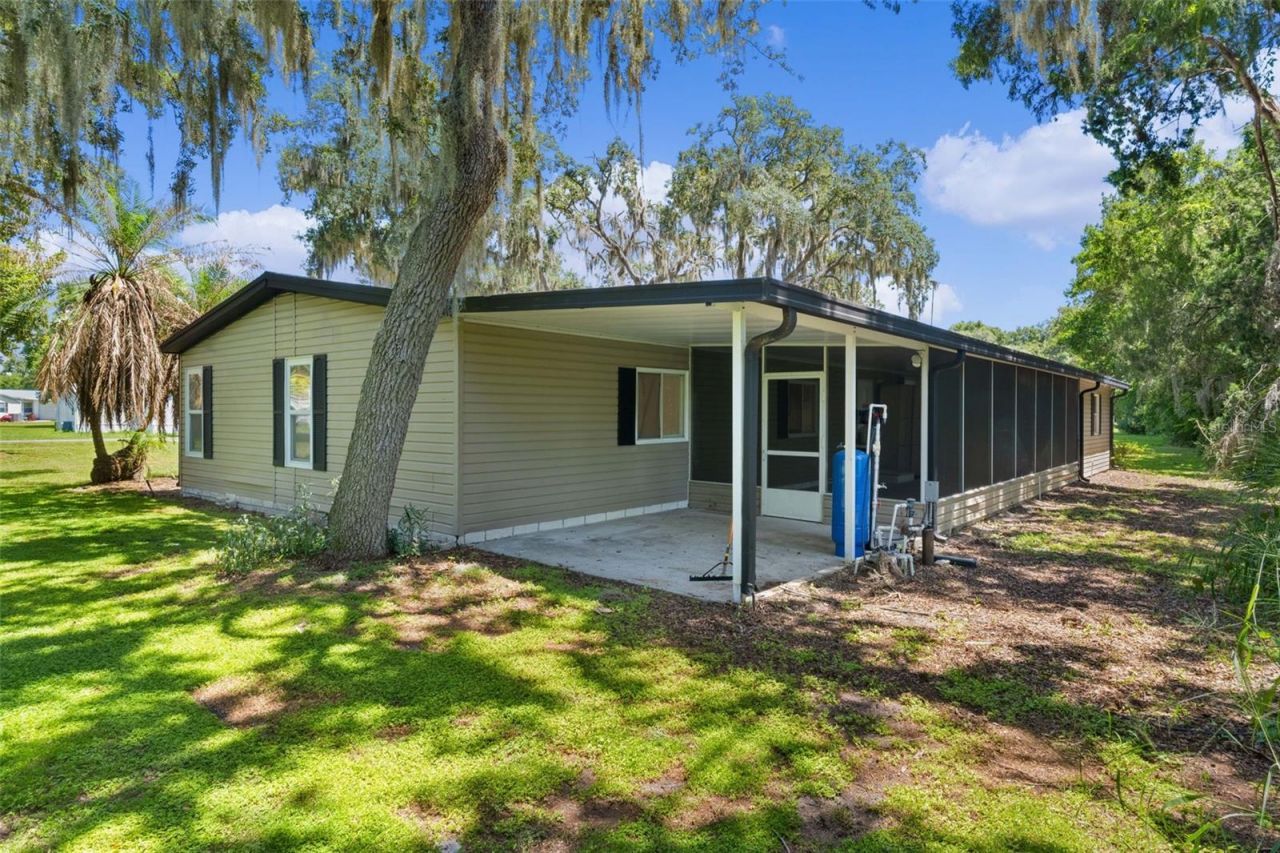 27817 W Pelican Isle Drive, Leesburg, FL 34748 Photo