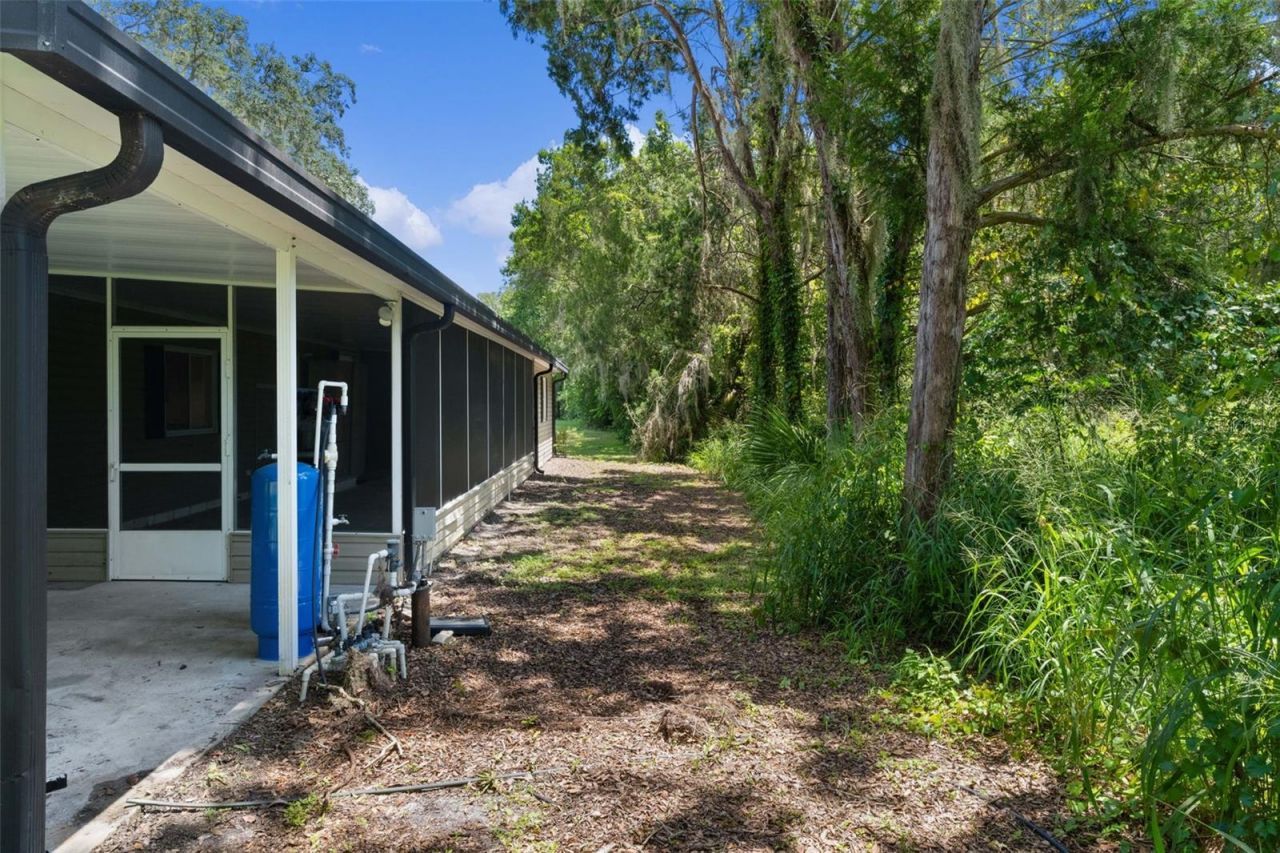 27817 W Pelican Isle Drive, Leesburg, FL 34748 Photo