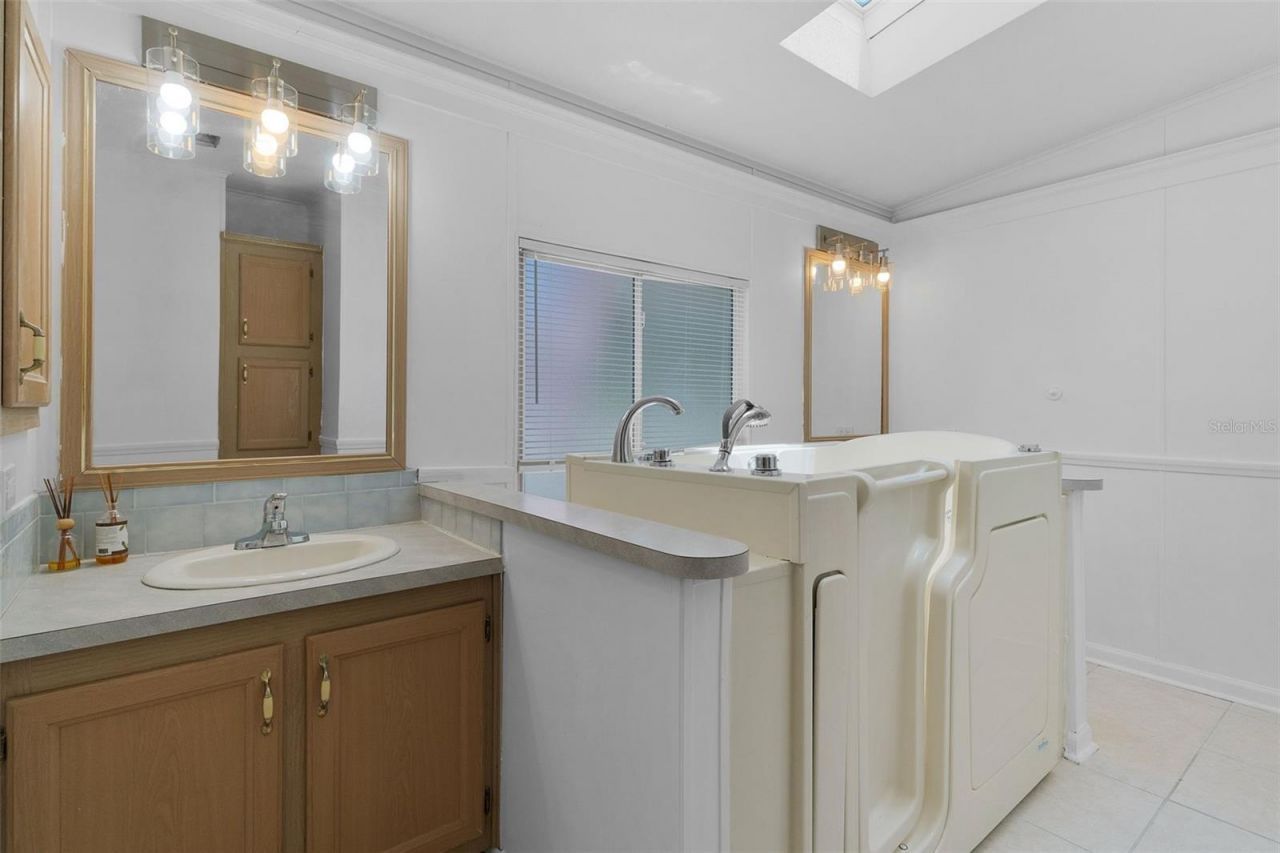27817 W Pelican Isle Drive, Leesburg, FL 34748 Photo