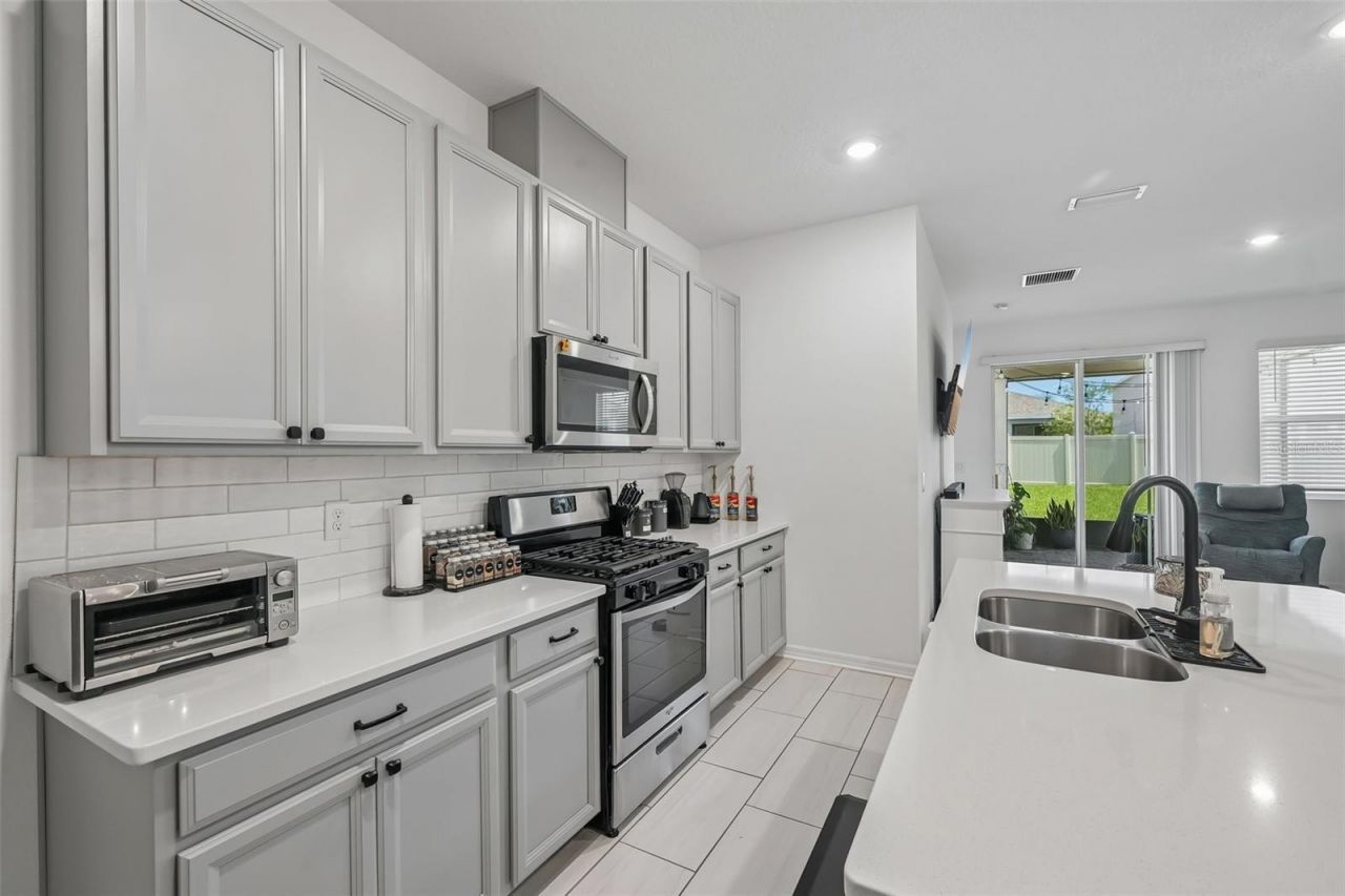 5518 Los Robles Court, Palmetto, FL 34221 Photo