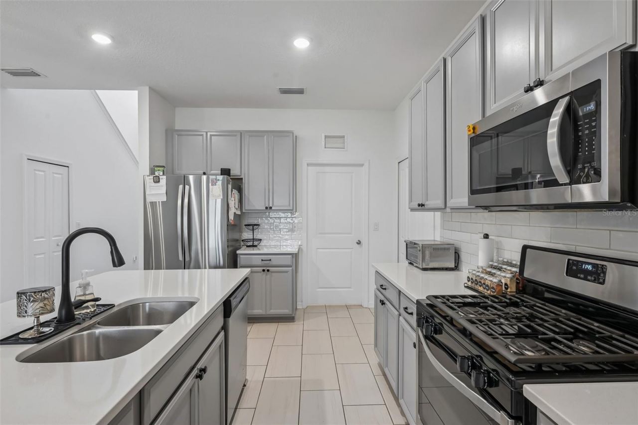 5518 Los Robles Court, Palmetto, FL 34221 Photo