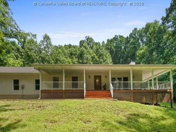 899 Asbury Heights Road, Charleston, WV 25312
