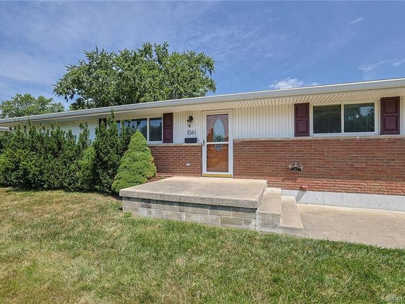1061 Cottage Court Drive, Fairborn, OH 45324 Photo 3