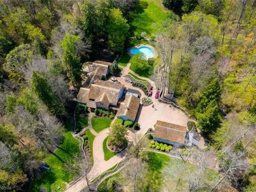 1160 Fox Hill Drive, Gates Mills, OH 44040