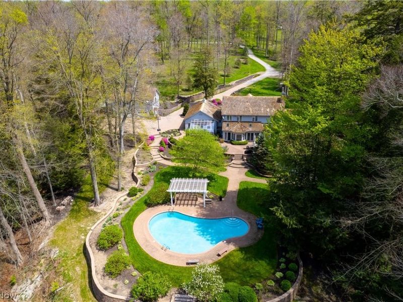 1160 Fox Hill Drive, Gates Mills, OH 44040 Photo 2