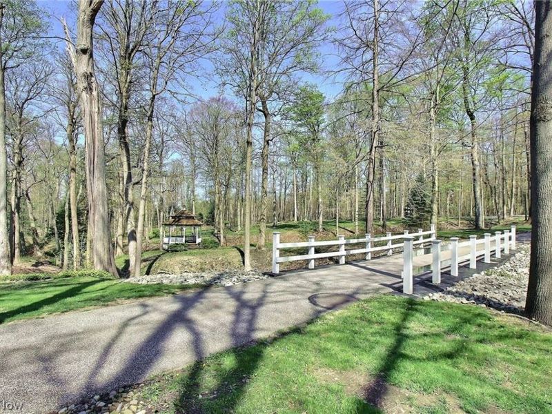 1160 Fox Hill Drive, Gates Mills, OH 44040 Photo 6