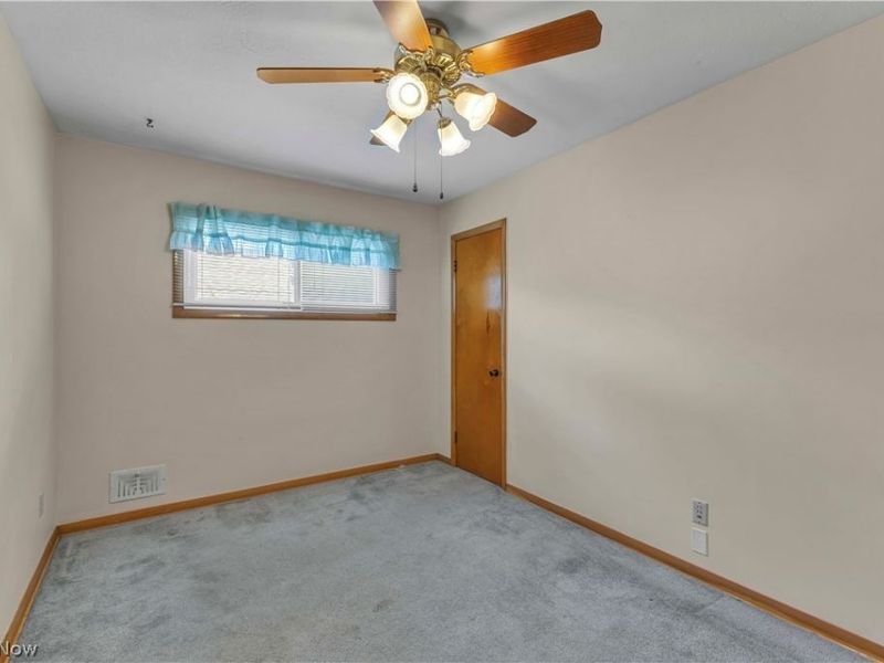 6676 Mackenzie, North Olmsted, OH 44070 Photo 14