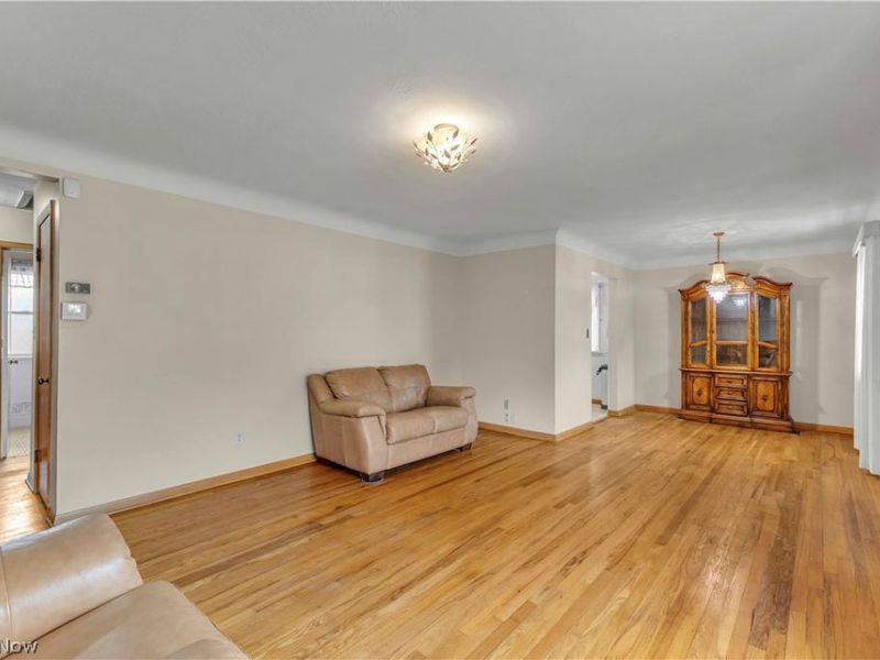 6676 Mackenzie, North Olmsted, OH 44070 Photo 17