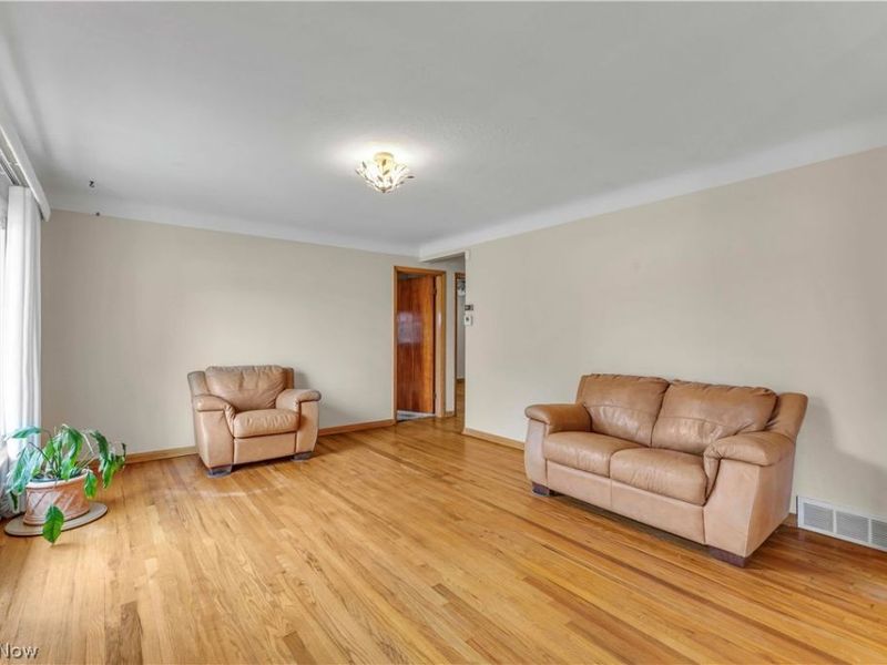 6676 Mackenzie, North Olmsted, OH 44070 Photo 19