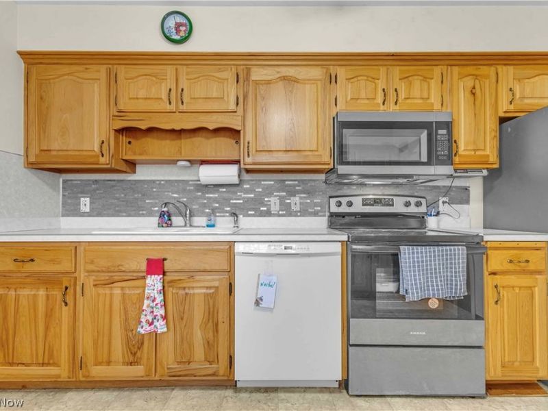 6676 Mackenzie, North Olmsted, OH 44070 Photo 23