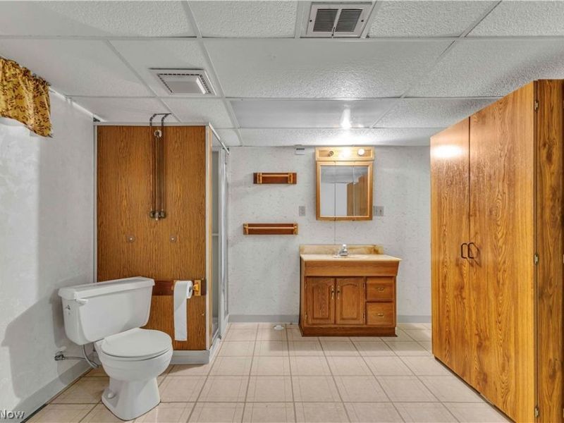6676 Mackenzie, North Olmsted, OH 44070 Photo 29
