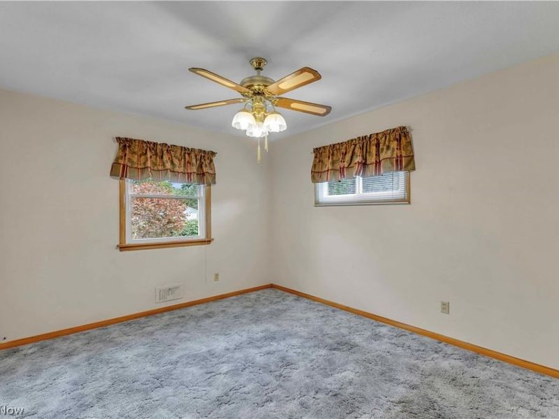 6676 Mackenzie, North Olmsted, OH 44070 Photo 8