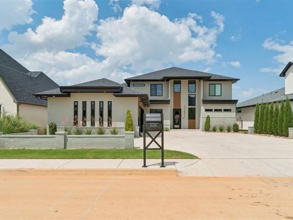 2025 Colonial Way, Edmond, OK 73025