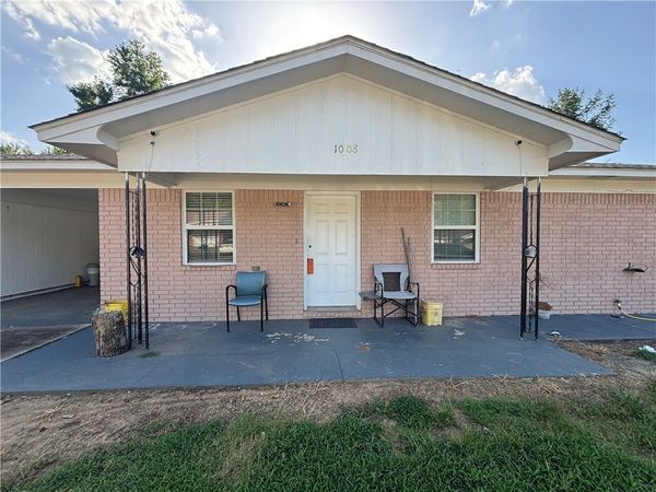 1008 S Muskogee Avenue , Russellville, AR 72801