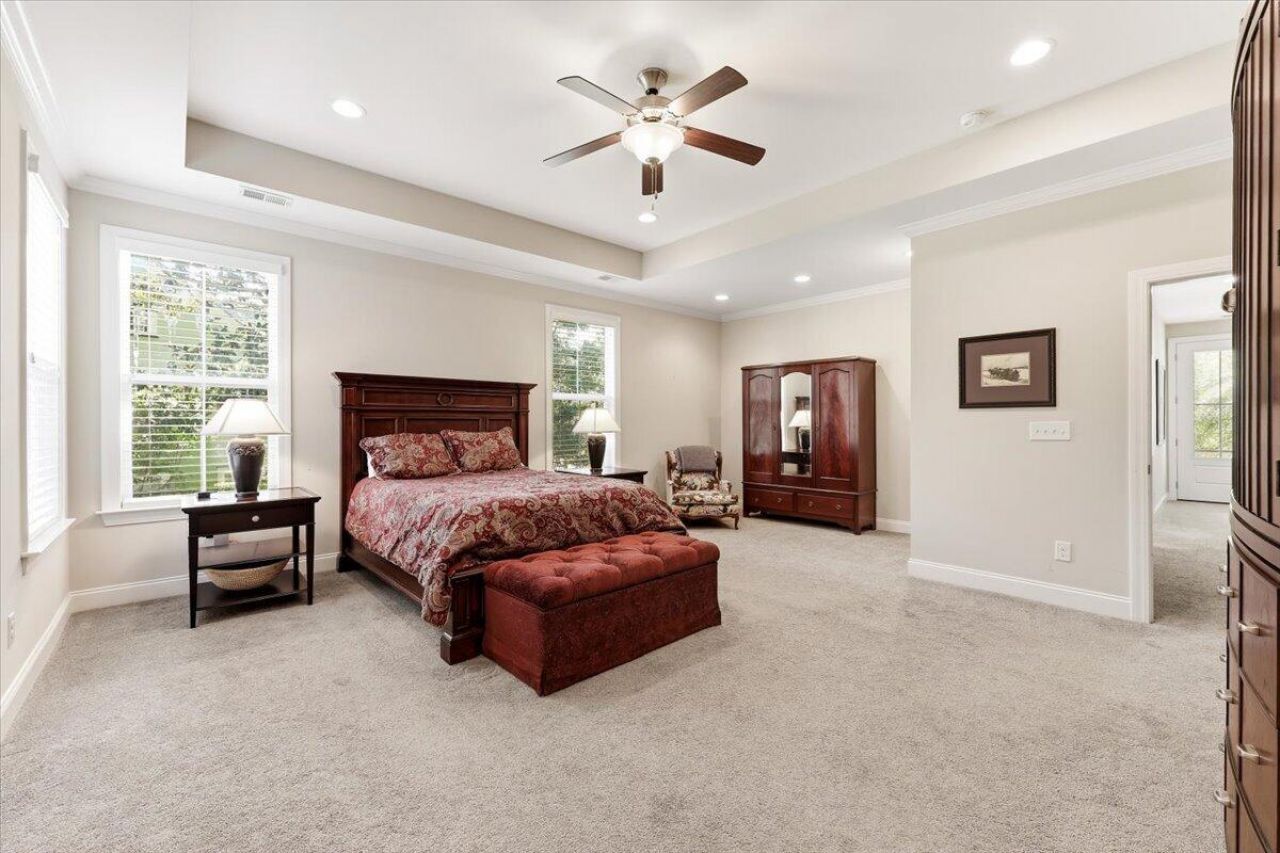 320 Hundred Oaks Parkway Photo 24