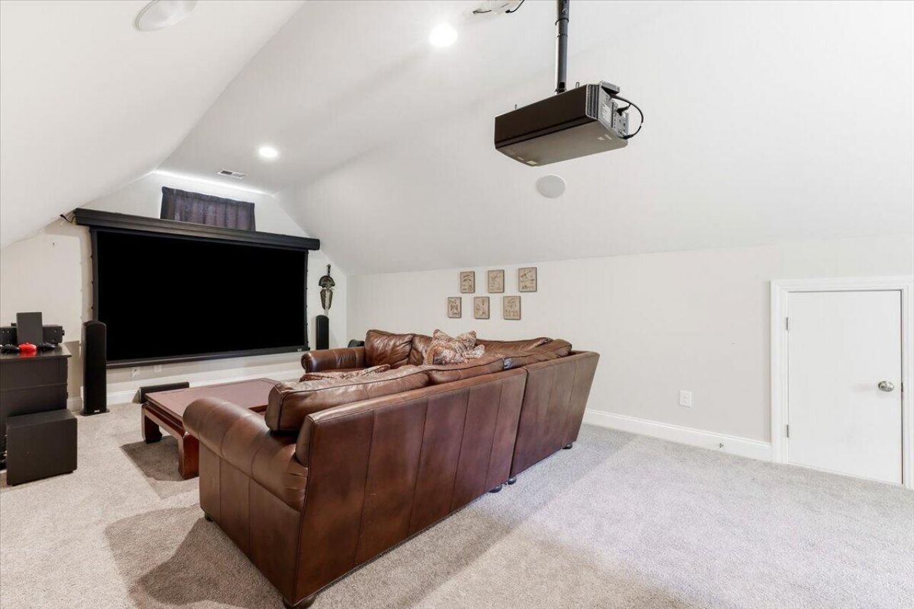 320 Hundred Oaks Parkway Photo 37