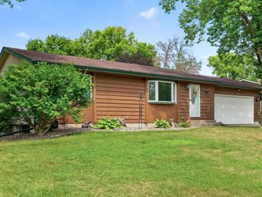 1520 Independence Avenue, Chaska, MN 55318