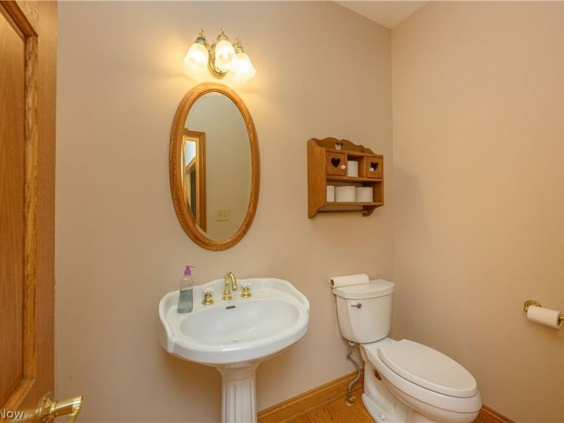 206 Shenandoah Boulevard, Barberton, OH 44203 Photo 17