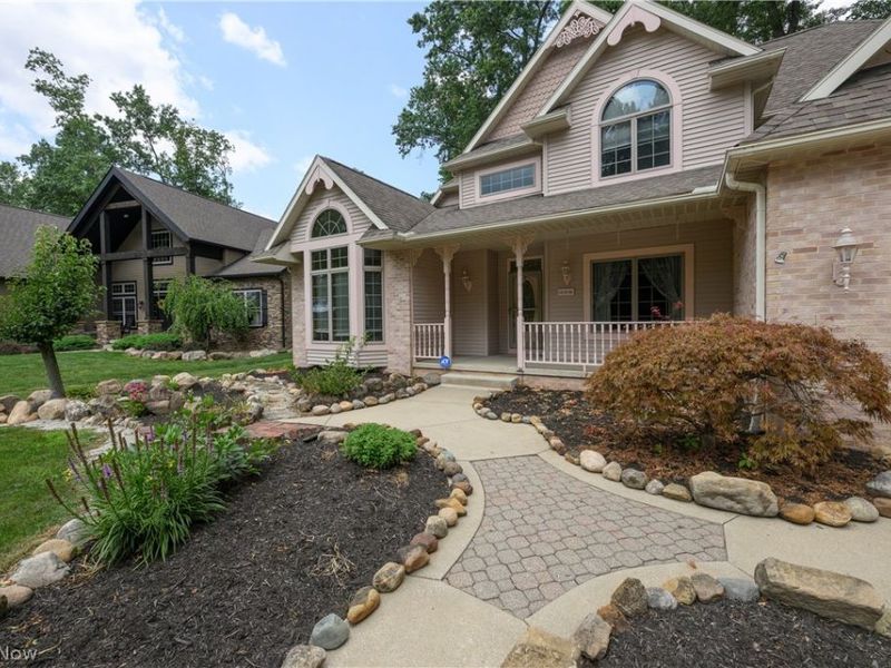 206 Shenandoah Boulevard, Barberton, OH 44203 Photo 3