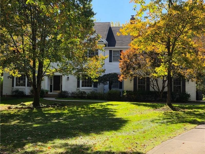 6460 Laura Lane, Solon, OH 44139 Photo 1