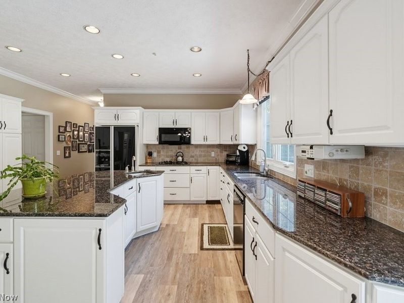 6460 Laura Lane, Solon, OH 44139 Photo 13