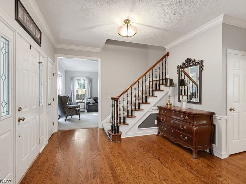 6460 Laura Lane, Solon, OH 44139 Photo 4