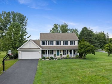 1454 Chigwell Lane N, Webster, NY 14580