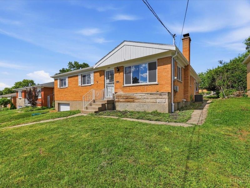 5750 Timrick Court, Cincinnati, OH 45238 Photo 4
