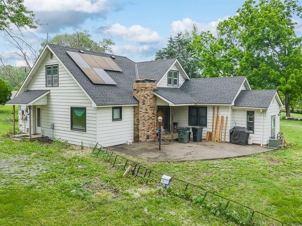 4207 10th Avenue, Leavenworth, KS 66048