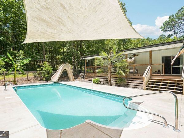 1199 Bo Bo Banks Road, Grantville, GA 30220