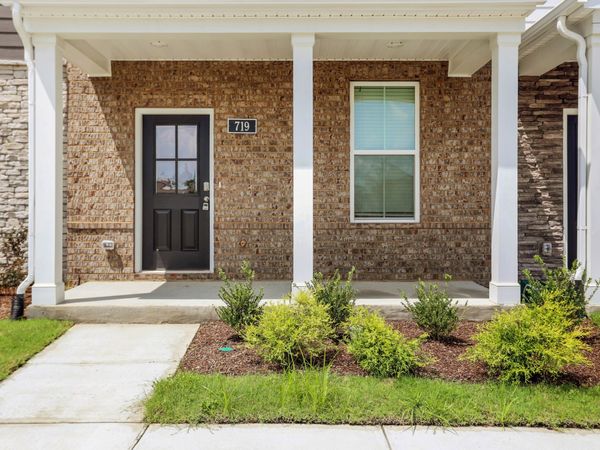 719 Ashbrook Dr , Lebanon, TN 37087