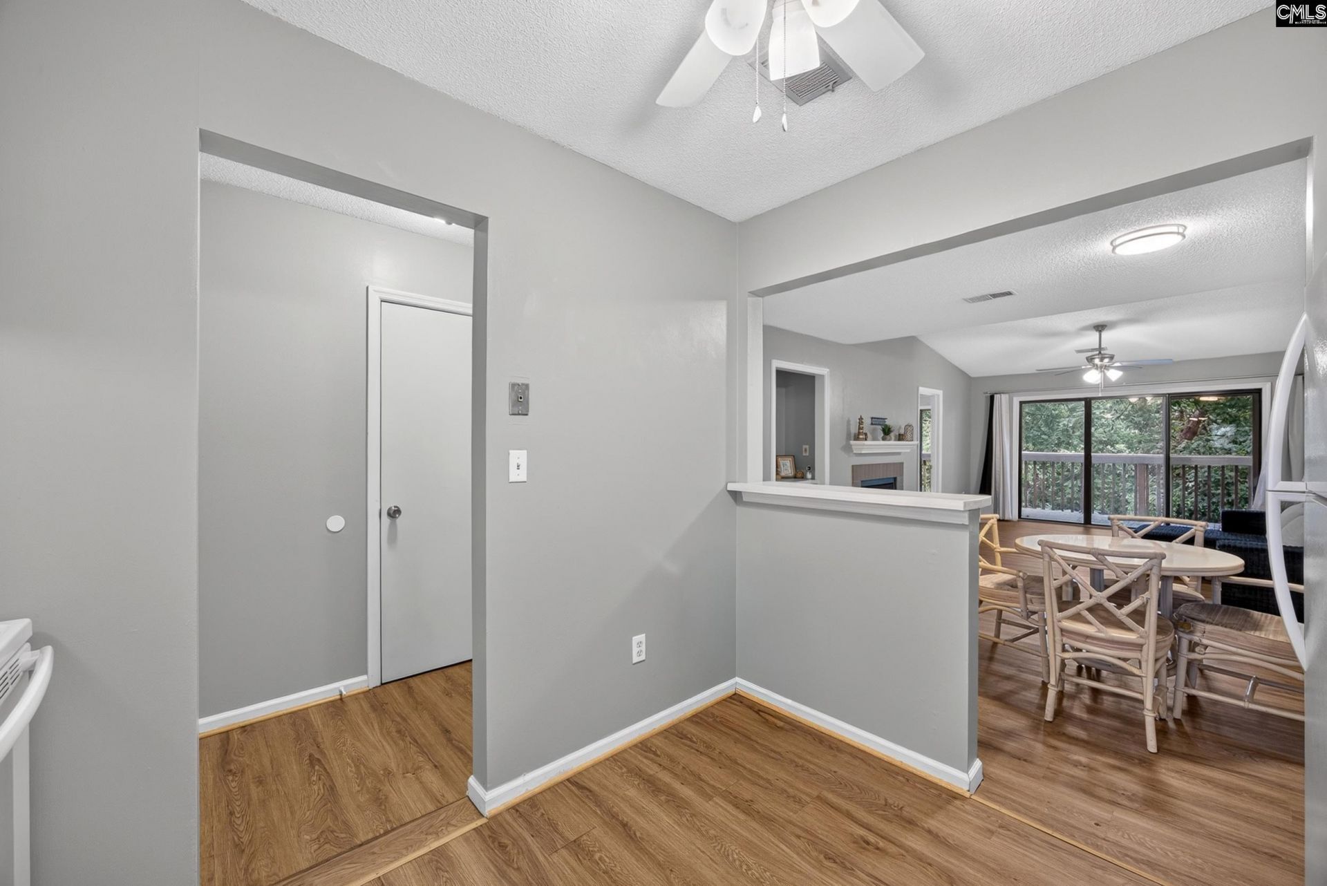 332 Edgewater Lane Photo 10