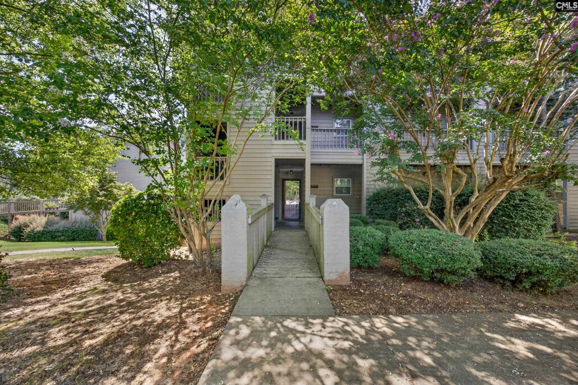 332 Edgewater Lane Photo 4