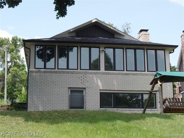 4039 Lotus Drive , Waterford Twp, MI 48329