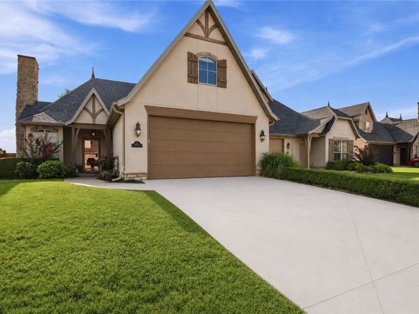 1607 Park Street, Lowell, AR 72745