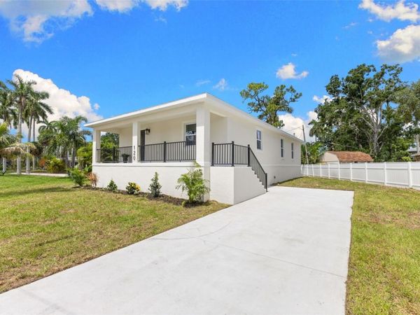120 BROWN STREET, BRADENTON, FL 34208