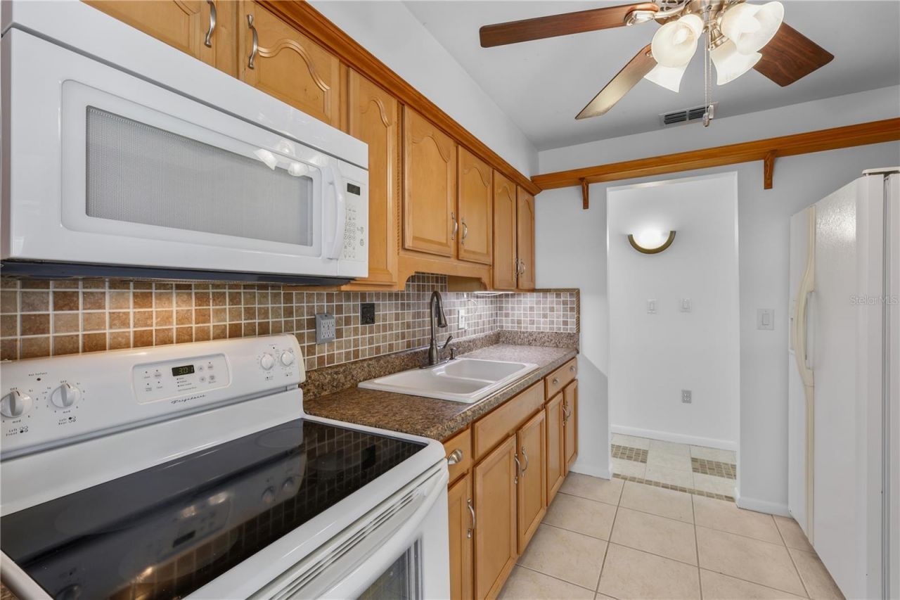 11 Desert Candle Circle , Lehigh Acres, FL 33936 Photo