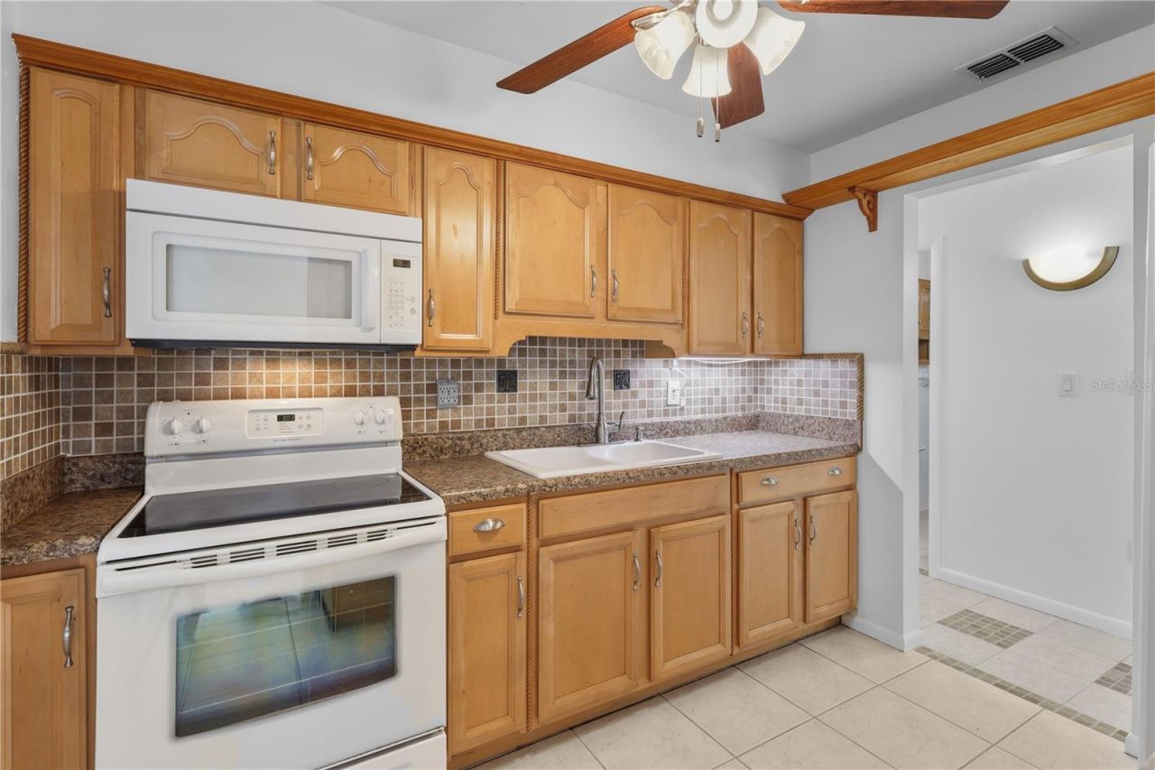 11 Desert Candle Circle , Lehigh Acres, FL 33936 Photo