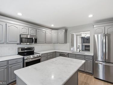 12087 EDGEMERE CIRCLE , RESTON, VA 20190