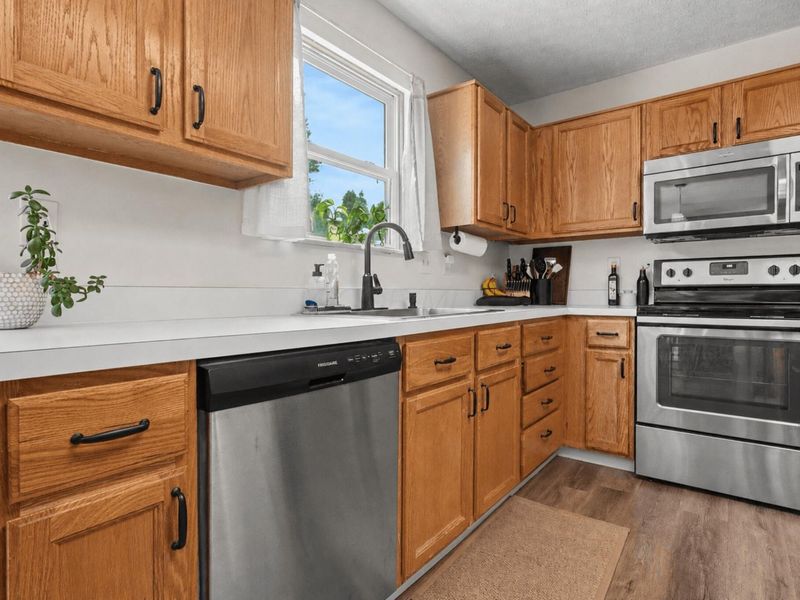 5077 Bomar Drive, Hilliard, OH 43026 Photo 8