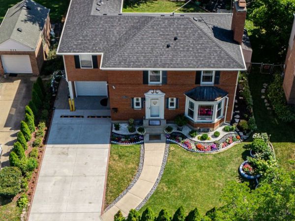 907 E Central Road, Mount Prospect, IL 60056